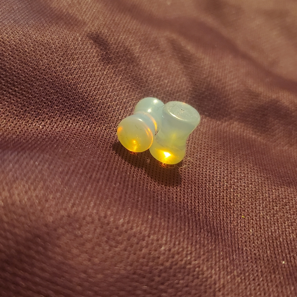 Natural Opal Stone Saddle Plugs 2g